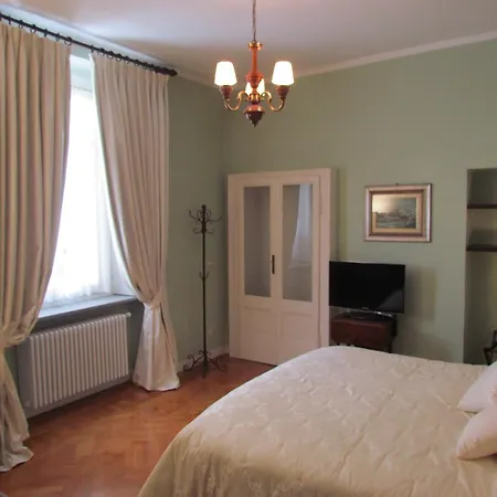Al Porticciolo Di Sant'agostino Bed & Breakfast