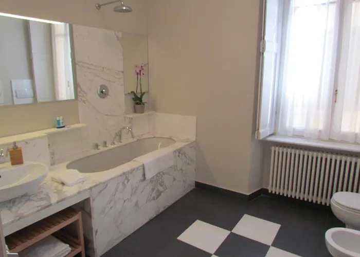 Al Porticciolo Di Sant'agostino Frühstückspension Como