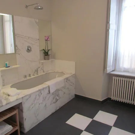 Al Porticciolo Di Sant'agostino Bed and breakfast Como